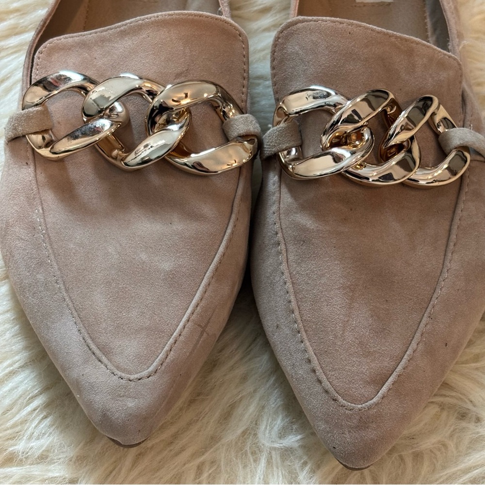 Steve Madden Tan Suede Pointed Toe Loafers with Gold Chain Detail - Picture 4 of 7
